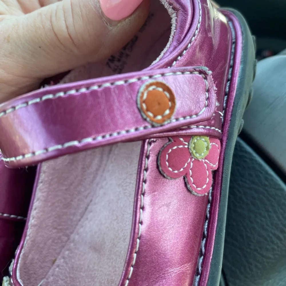 CHILD Nordstrom Rack Beautiful like New shoes! SO SO CUTE!💕💕💕💕💕Size 7M - Picture 3 of 9